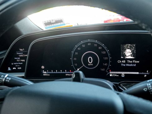 Used 2024 Cadillac Escalade Premium Luxury image 21