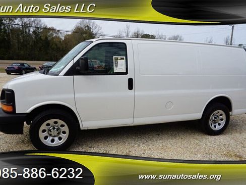 Used 2010 Chevrolet Express 1500 RWD image 6