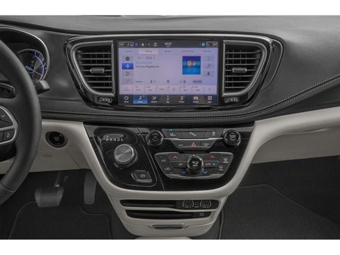 Used 2024 Chrysler Pacifica Limited FWD image 7