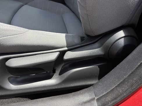 Used 2021 Toyota Corolla SE FWD image 19