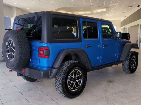 Used 2025 Jeep Wrangler Unlimited Rubicon image 3