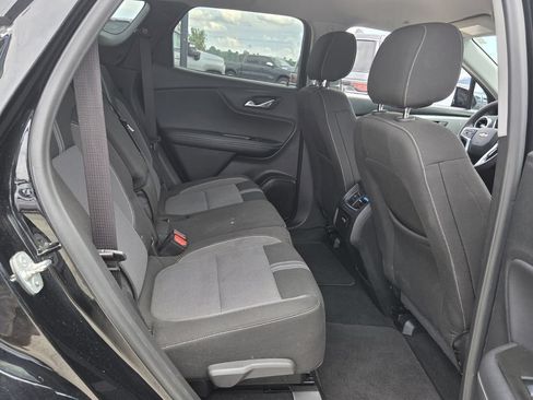 Used 2025 Chevrolet Blazer LT FWD image 17