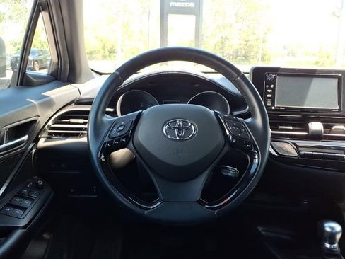 Used 2018 Toyota C-HR XLE FWD image 19