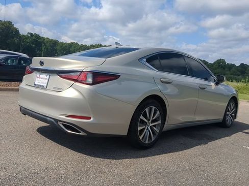 Used 2019 Lexus ES 350 w/ Accessory Package 2 FWD image 4