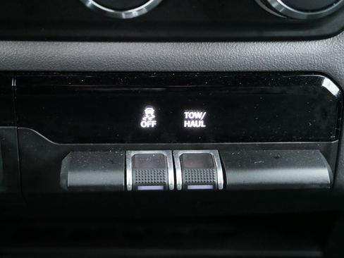 Used 2024 RAM 2500 Big Horn w/ Bed Utility Group image 21