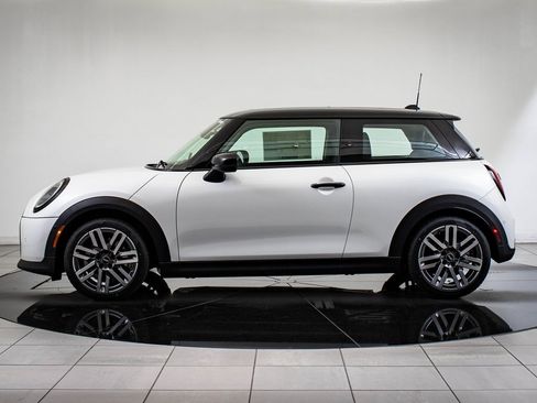 Certified 2025 MINI Cooper 2-Door Hardtop image 5