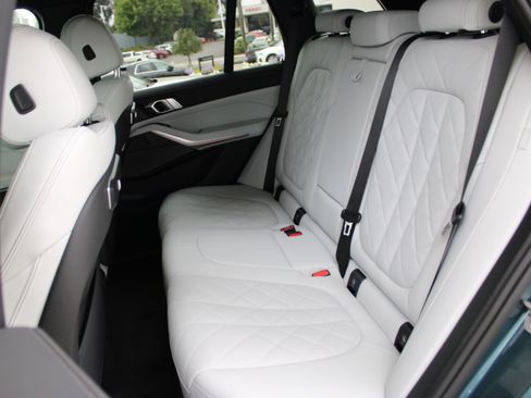 Used 2026 BMW X5 xDrive40i AWD/4WD image 25