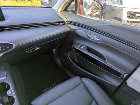 Used 2025 Genesis GV70 2.5T image 19