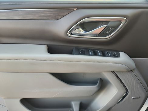 Used 2023 Chevrolet Tahoe Z71 w/ Luxury Package AWD/4WD image 16