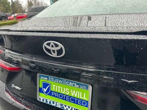 Used 2025 Toyota Camry SE image 32