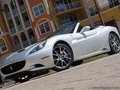 Used 2011 Ferrari California image 66