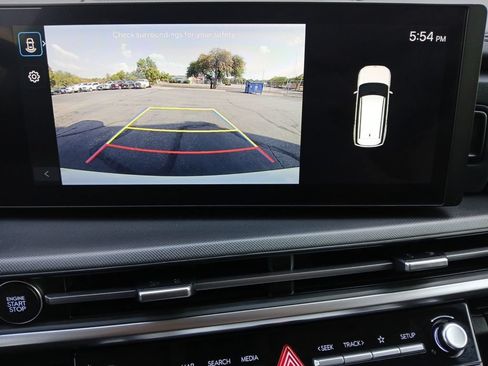 Used 2025 Hyundai Santa Fe SE AWD/4WD image 9