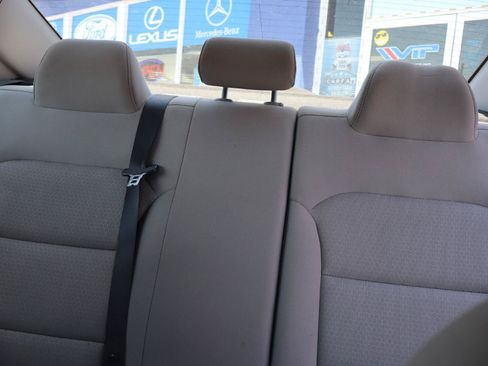 Used 2018 Hyundai Elantra SEL FWD image 15