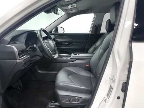 Certified 2024 Toyota Grand Highlander XLE image 4