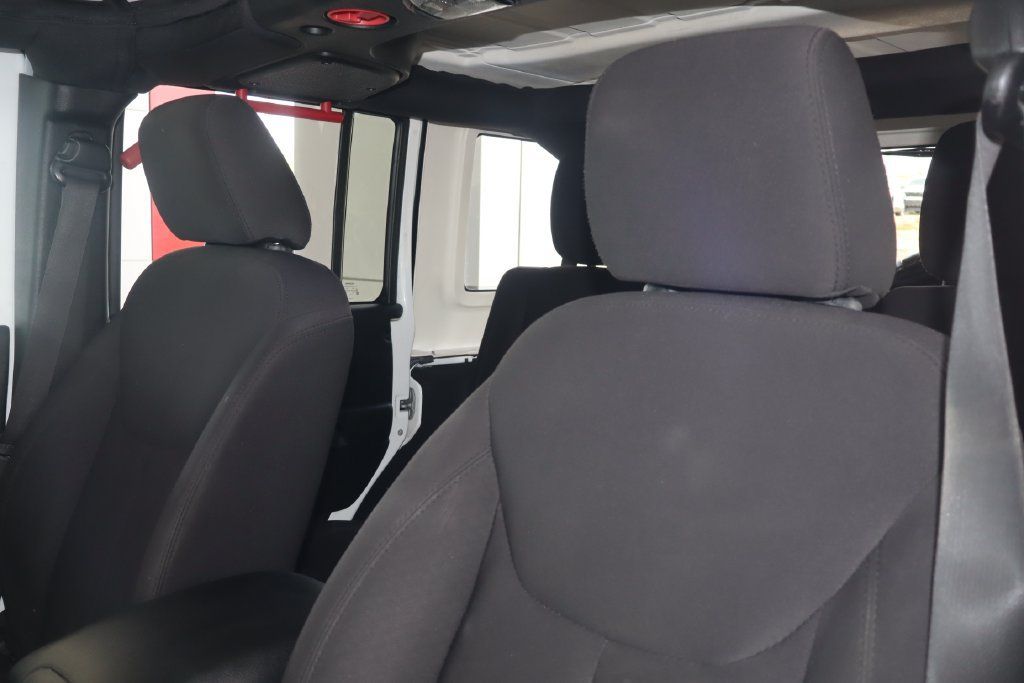 Used 2015 Jeep Wrangler Unlimited Sport w/ Connectivity Group AWD/4WD image 16