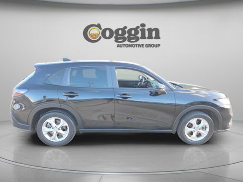 Used 2023 Honda HR-V LX image 7