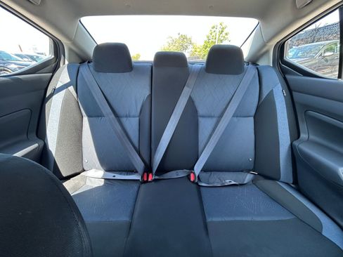 Used 2025 Nissan Versa SV FWD image 33