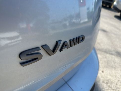 Used 2024 Nissan Rogue SV AWD/4WD image 13