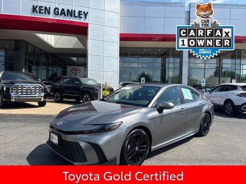 Certified 2025 Toyota Camry SE FWD image 1