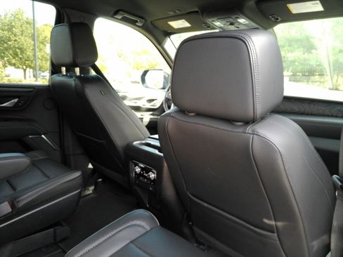 Certified 2023 GMC Yukon Denali image 17