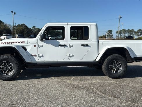 New 2026 Jeep Gladiator Mojave image 5