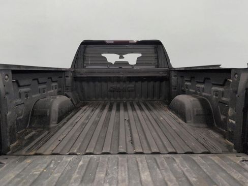 Used 2019 GMC Sierra 1500 Elevation w/ X31 Off-Road Package AWD/4WD image 15