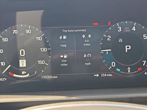 Certified 2025 Land Rover Discovery Dynamic SE AWD/4WD image 15