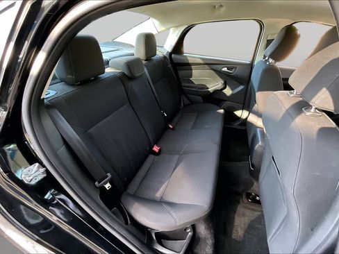 Used 2015 Ford Focus SE FWD image 20