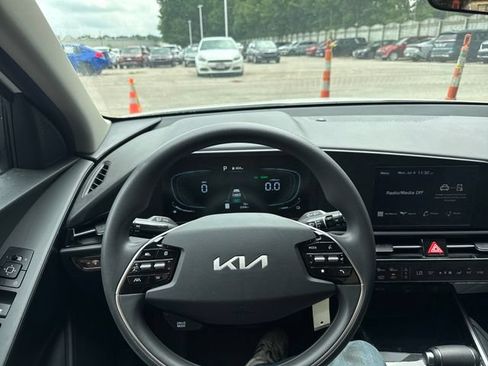 Certified 2024 Kia Niro LX FWD image 10