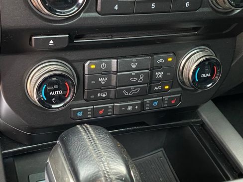 Used 2017 Ford F150 Raptor w/ Equipment Group 802A Luxury AWD/4WD image 20