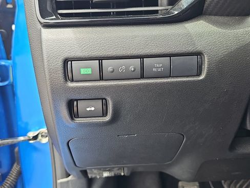 Used 2025 Nissan Sentra SV FWD image 24