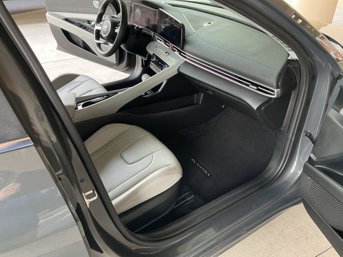 Certified 2023 Hyundai Elantra Limited image 16