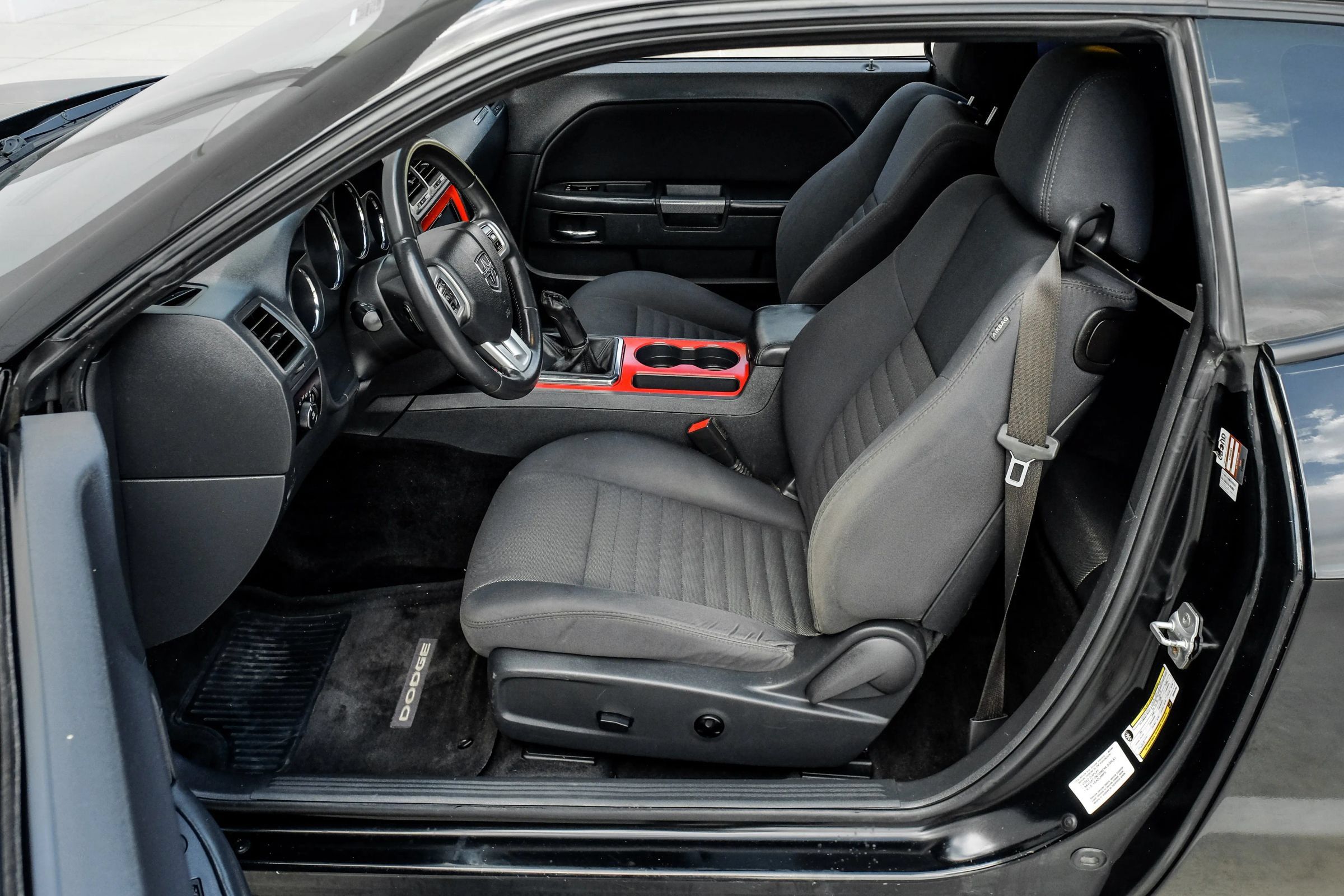 Used 2013 Dodge Challenger R/T w/ Blacktop Pkg RWD image 4