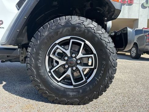 Certified 2025 Jeep Wrangler Rubicon image 51