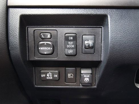 Used 2019 Toyota Tundra SR5 w/ TRD Sport Package AWD/4WD image 21