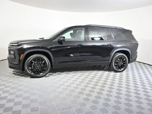 Used 2026 Chevrolet Traverse LT w/ Midnight/Sport Edition AWD/4WD image 2
