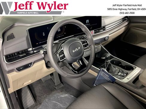 New 2026 Kia Carnival EX FWD image 15