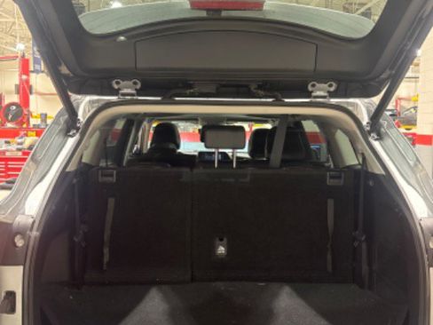 Certified 2021 Toyota Highlander XLE image 44