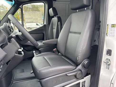 New 2025 Mercedes-Benz Sprinter 2500 image 9