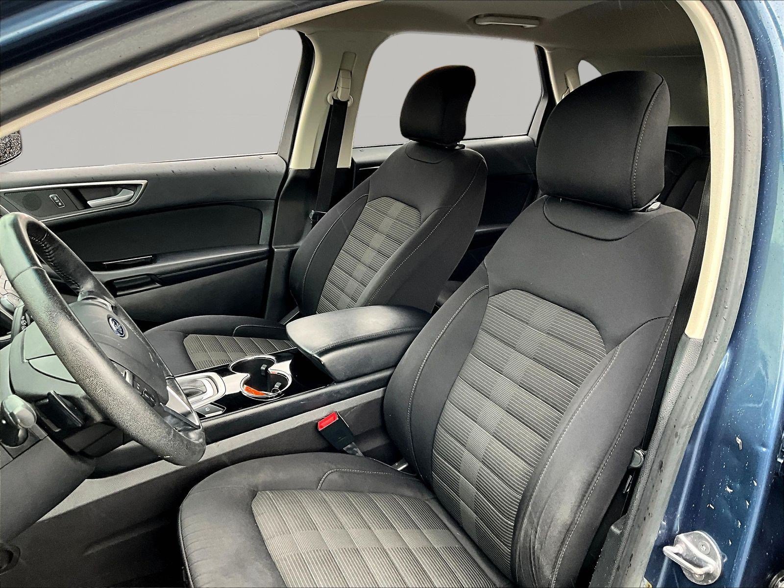 Used 2018 Ford Edge SEL FWD image 21