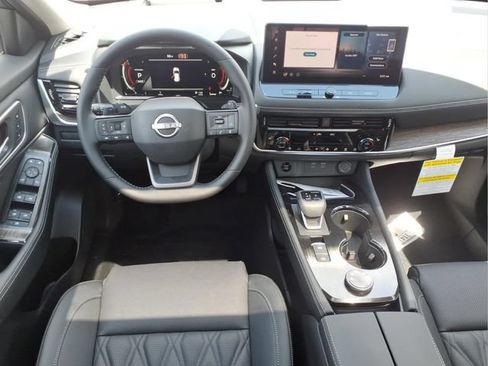 New 2026 Nissan Rogue Platinum AWD/4WD image 9