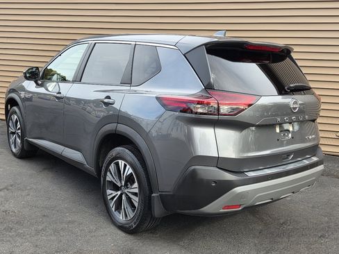 Used 2022 Nissan Rogue SV image 4