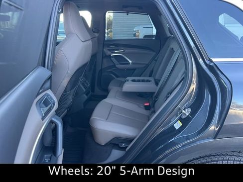 New 2025 Audi Q5 Premium Plus image 23