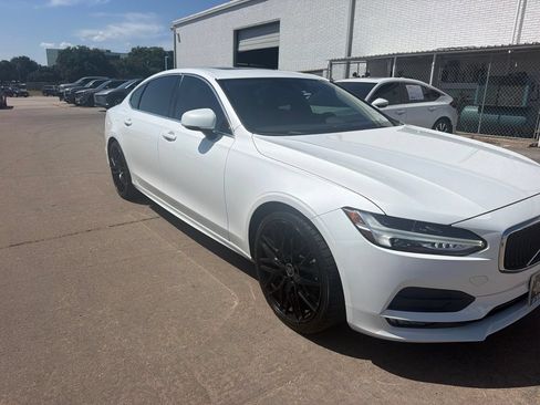 Used 2019 Volvo S90 T5 Momentum AWD/4WD image 2
