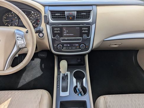 Used 2016 Nissan Altima 2.5 SV image 12