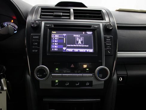 Used 2014 Toyota Camry SE image 35