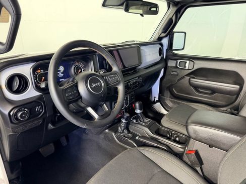 Used 2024 Jeep Wrangler Unlimited Sport AWD/4WD image 28