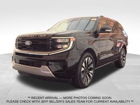 Used 2025 Ford Expedition Platinum w/ Driver's Package AWD/4WD image 1