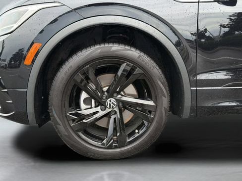 Used 2023 Volkswagen Tiguan SE R-Line FWD image 35