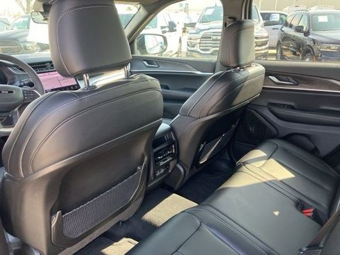 Certified 2025 Jeep Grand Cherokee Limited w/ Trailer Tow Package image 21